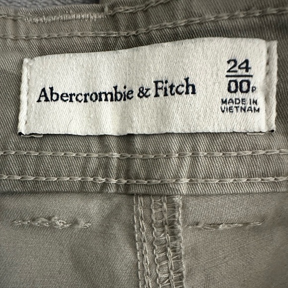 VIRAL Abercrombie & Fitch Camo Cargo Pant - Picture 3 of 4
